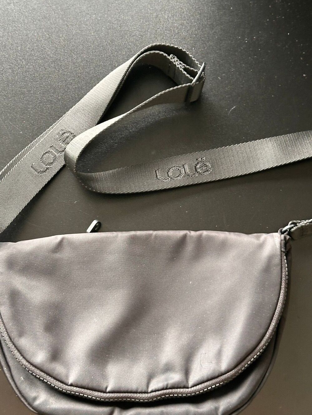 Lole Black Crossbody Belt Bag Nylon Adjustable Strap Lightweight EUC